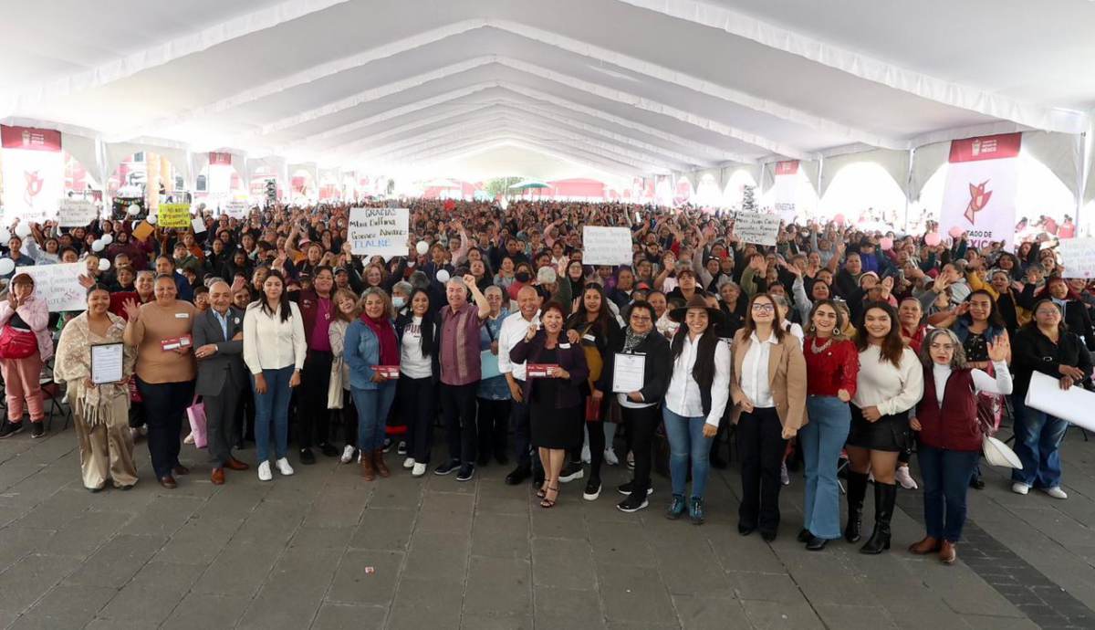 ENTREGAN EN TLALNEPANTLA TARJETAS DEL PROGRAMA 