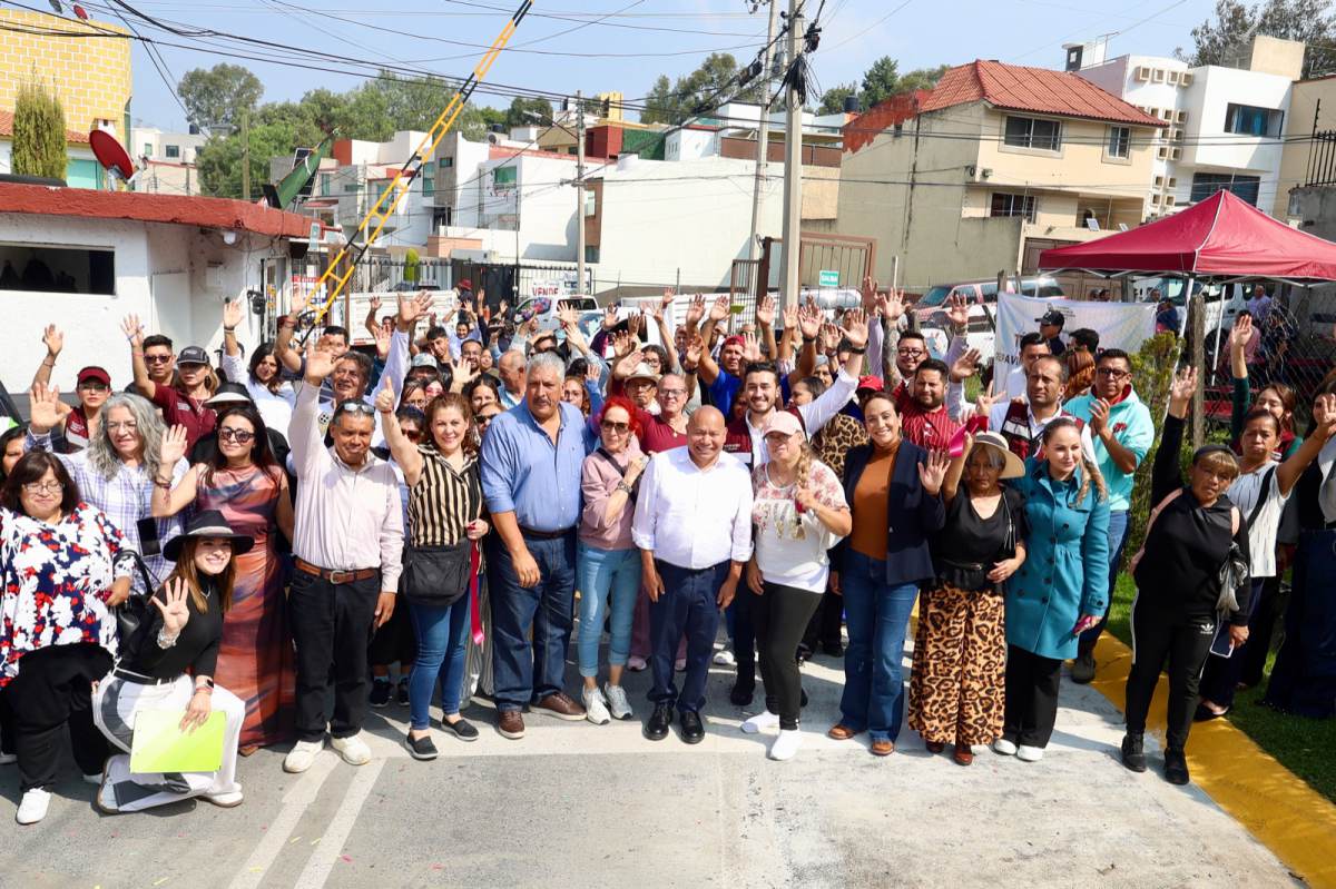 ENTREGA RACIEL PÉREZ CRUZ LA REPAVIMENTACIÓN DE CUATRO CALLES EN JARDINES DE BELLAVISTA