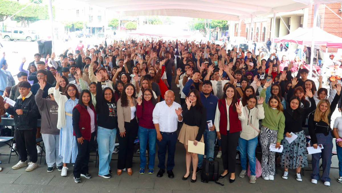 RACIEL PÉREZ CRUZ DA CONTINUIDAD A LA ENTREGA DE APOYOS ECONÓMICOS DEL PROGRAMA "JUVENTUDES HACIENDO HISTORIA 2026"