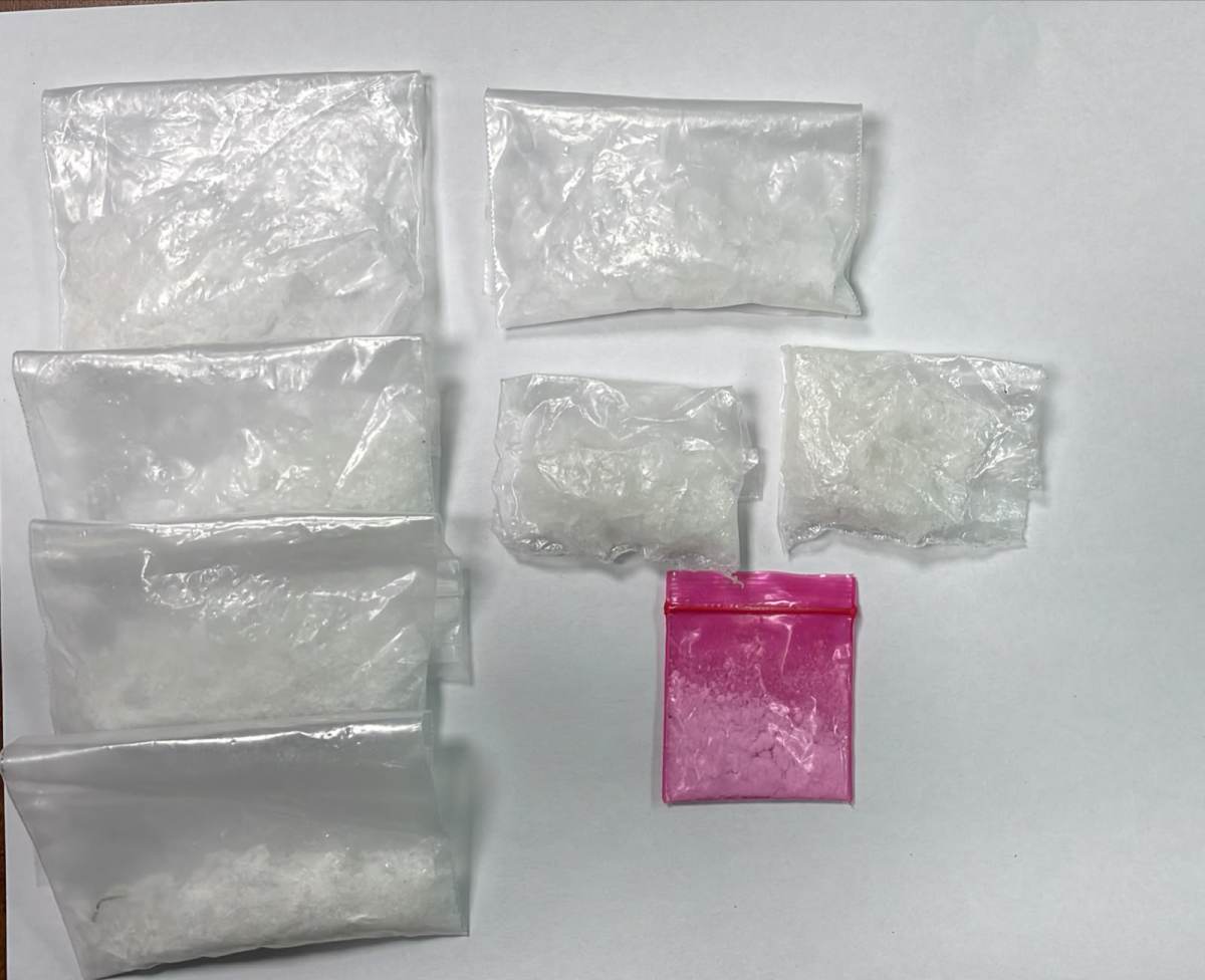 DETIENEN EN TEQUEXQUINÁHUAC A MASCULINO EN POSESIÓN DE POSIBLE DROGA CON LAS CARACTERÍSTICAS DE LA METANFETAMINA