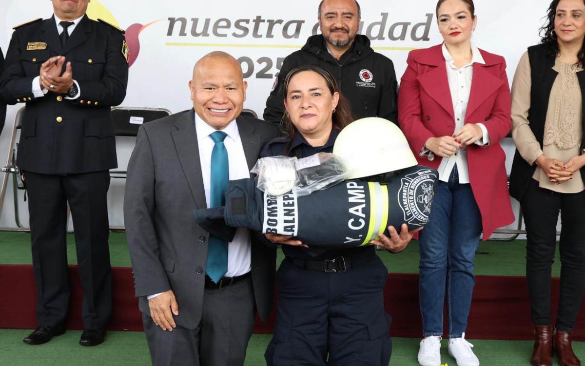 DIGNIFICA GOBIERNO DE TLALNEPANTLA LABOR DEL HEROICO CUERPO DE BOMBEROS Y PROTECCIÓN CIVIL CON LA ENTREGA DE EQUIPO NUEVO 