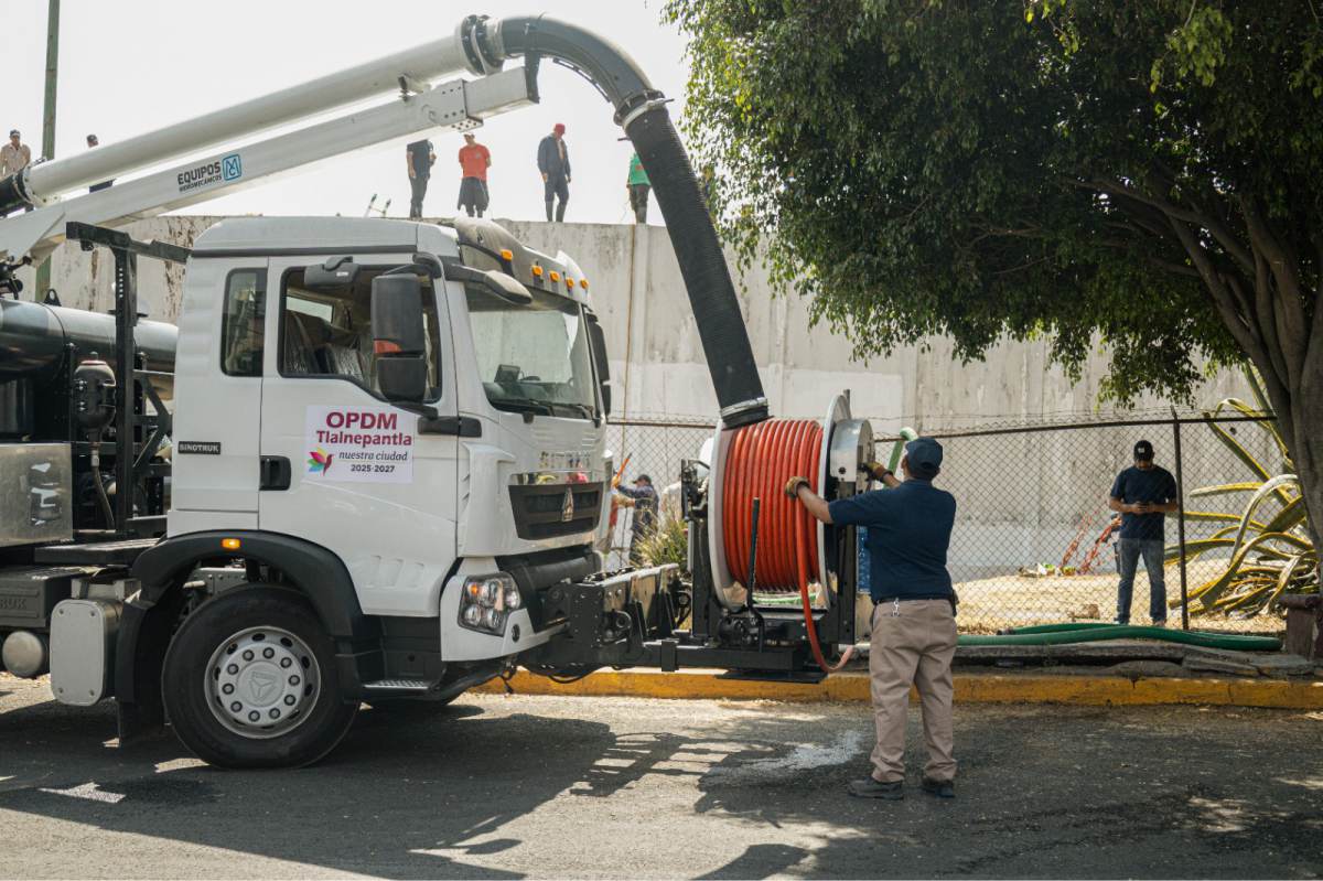 REALIZA TLALNEPANTLA LIMPIEZA Y DESINFECCIÓN DEL TANQUE MAESTRO TLALNEMEX EN COORDINACIÓN CON SUTEYM