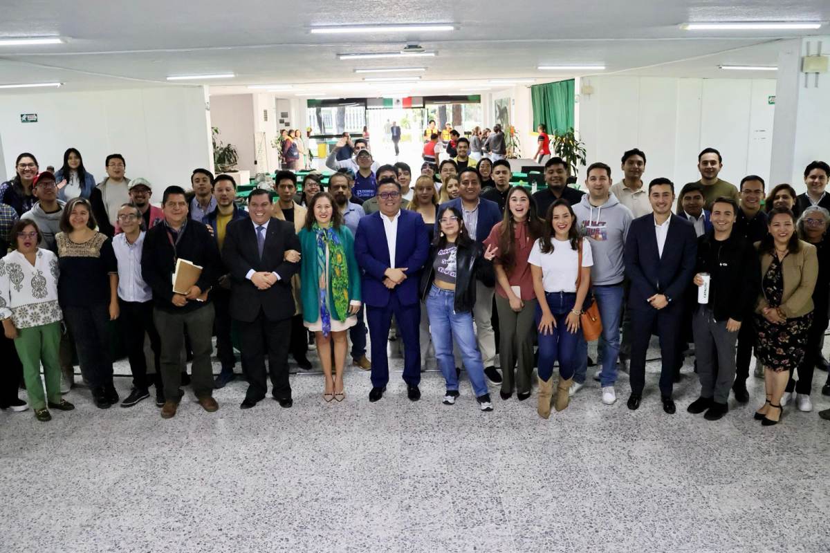 JÓVENES PRESENTAN PROYECTOS PARA CUIDAR EL MEDIO AMBIENTE EN CLIMATHON TLALNEPANTLA 2025