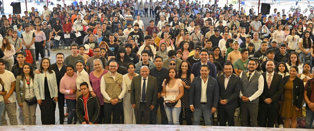 ENCABEZA RACIEL PÉREZ CRUZ ENTREGA DE TARJETAS DE LOS  PROGRAMAS PARA EL BIENESTAR EN TLALNEPANTLA