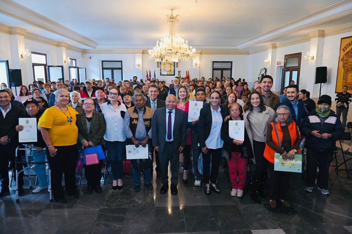 ENTREGAN 170 TESTAMENTOS A BAJO COSTO EN TLALNEPANTLA