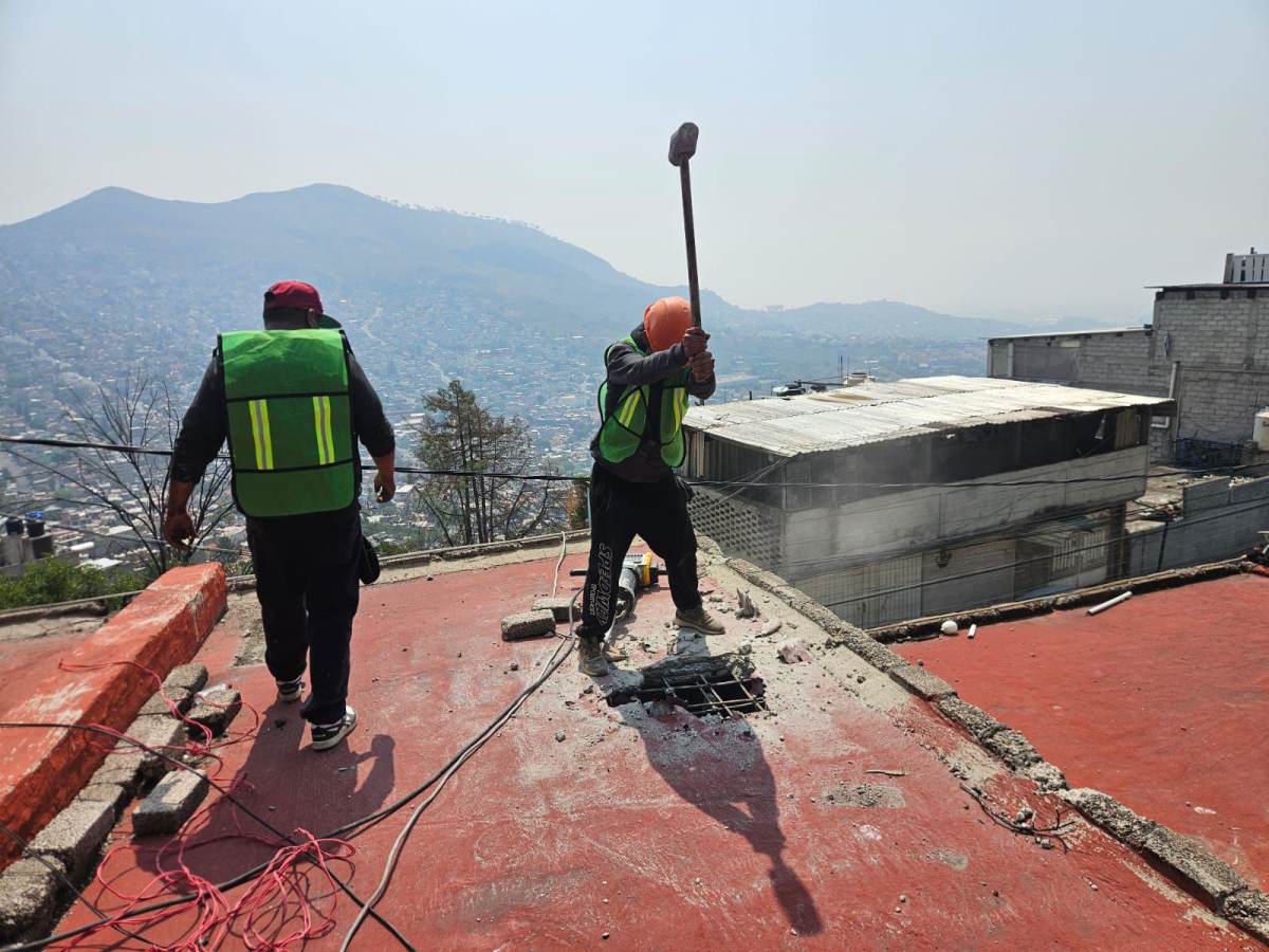 EL GOBIERNO DE TLALNEPANTLA INICIA LA DEMOLICIÓN DE VIVIENDAS EN LA ZONA CERO DEL CHIQUIHUITE