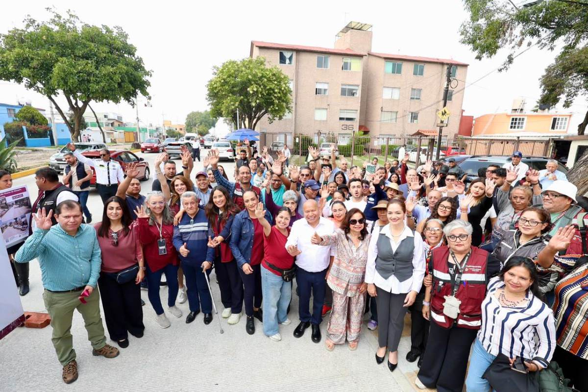 ENTREGA RACIEL PÉREZ CRUZ REHABILITACIÓN INTEGRAL DE CALLE CON CONCRETO HIDRÁULICO EN BENEFICIO DE VIVEROS DE LA LOMA