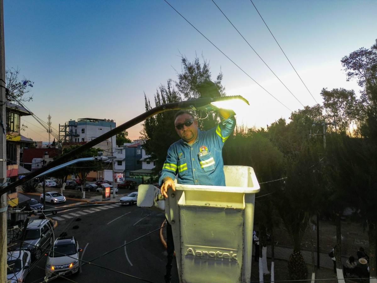 REFUERZAN ACCIONES DE ALUMBRADO PÚBLICO EN TLALNEPANTLA CON MÁS DE 3 MIL LUMINARIAS