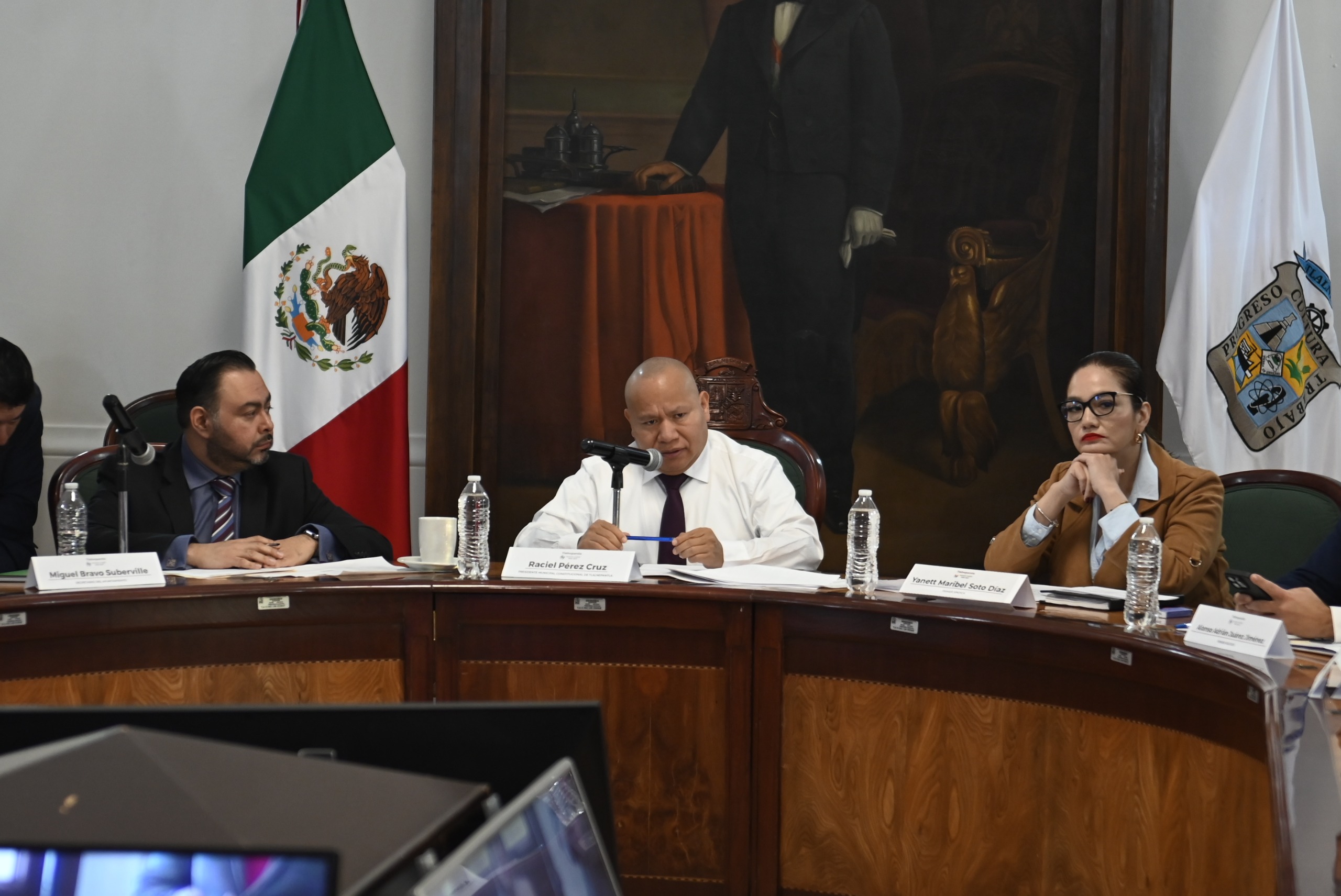 ASEGURA RACIEL PÉREZ CRUZ QUE RECIBIÓ UN MUNICIPIO QUEBRADO Y SIN SERVICIOS