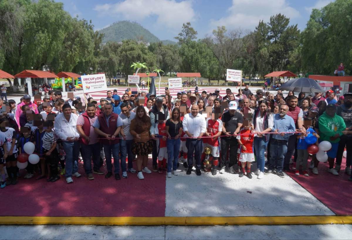 DISFRUTAN NIÑAS Y NIÑOS DEL PARQUE ACUÁTICO EN EL DEPORTIVO CARACOLES