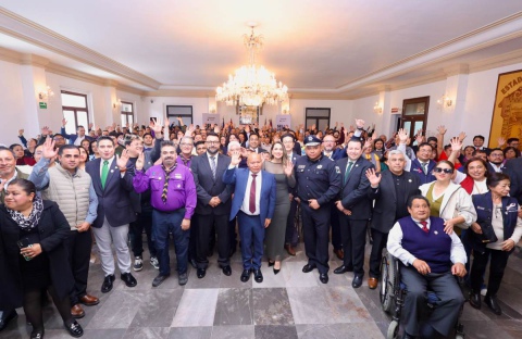 ENCABEZA EL PRESIDENTE RACIEL PÉREZ CRUZ LA ENTREGA DE RECONOCIMIENTOS 