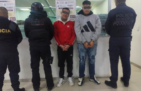 CAPTURAN A DOS SUJETOS EN MOTOCICLETA TRAS PERSECUCIÓN EN LA COLONIA LÁZARO CÁRDENAS POR PRESUNTOS DELITOS CONTRA LA SALUD