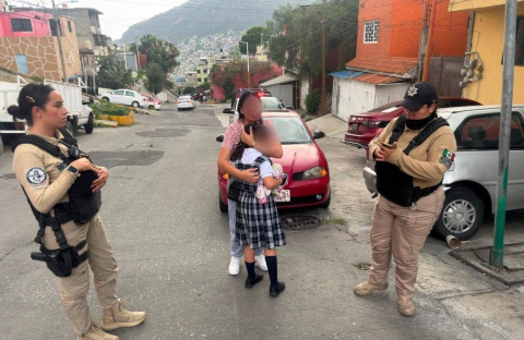 ELEMENTOS DE LA POLICÍA DE TLALNEPANTLA REINTEGRAN A SU NÚCLEO FAMILIAR A UNA MENOR EN LA COLONIA LÁZARO CÁRDENAS