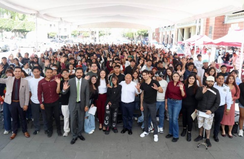 EL PRESIDENTE RACIEL PÉREZ CRUZ ENTREGA APOYOS DIRECTOS DEL PROGRAMA 