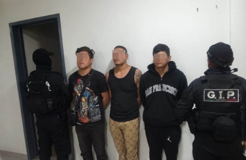 POLICÍA DE TLALNEPANTLA DETIENE A TRES MASCULINOS CON DIVERSAS DOSIS DE DROGA EN SANTA MARÍA TLAYACAMPA